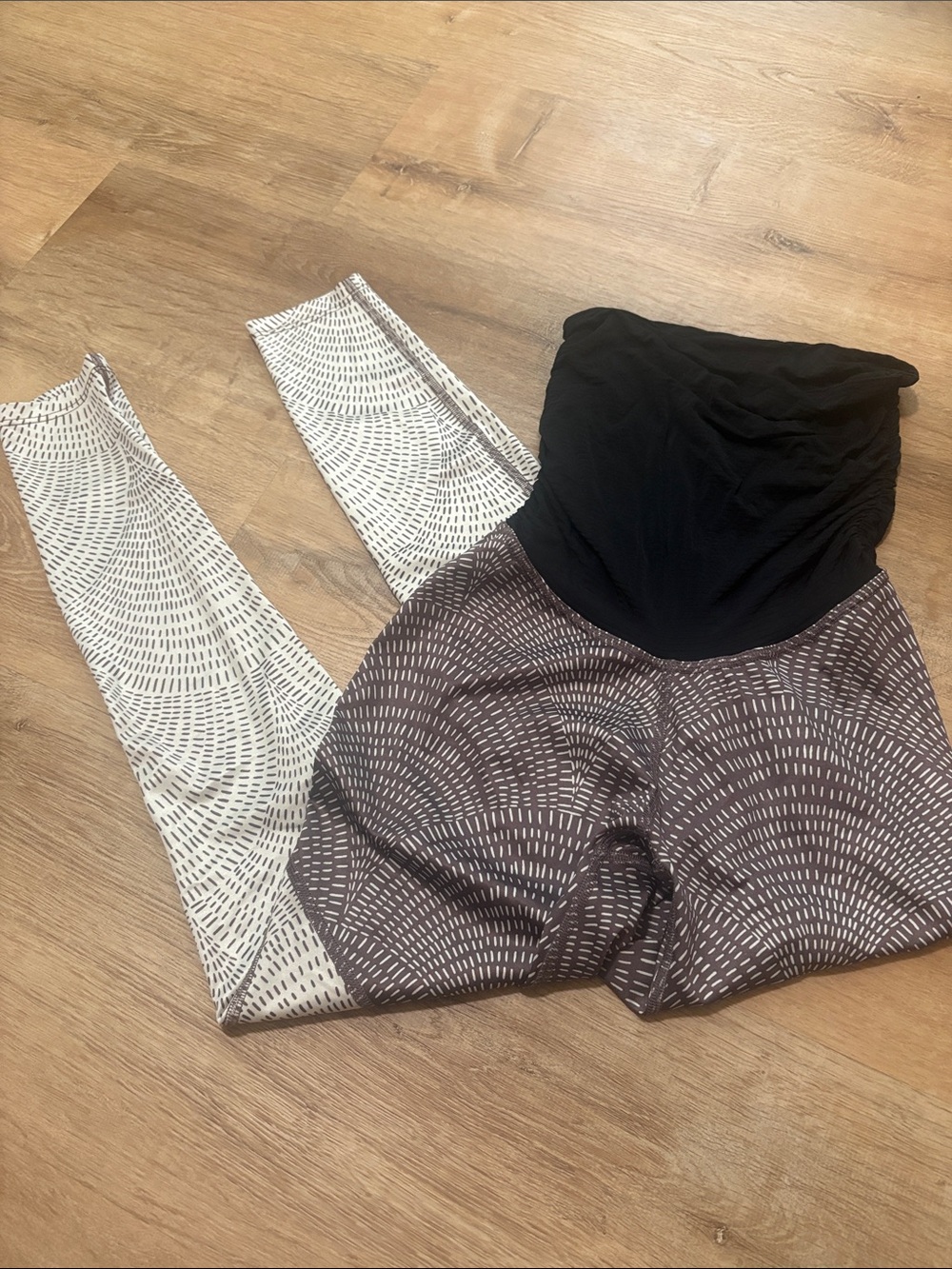 Beyond The Bump Maternity Leggings - Beyond Yoga  Medium